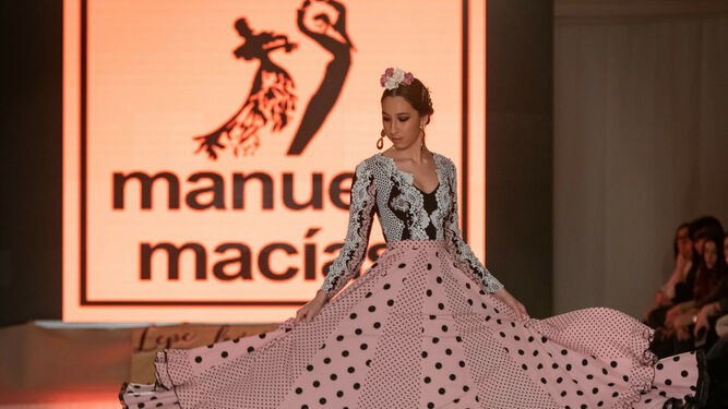 Desfile Manuela Mac&iacute;as en Lepe Loves Flamenco 2020