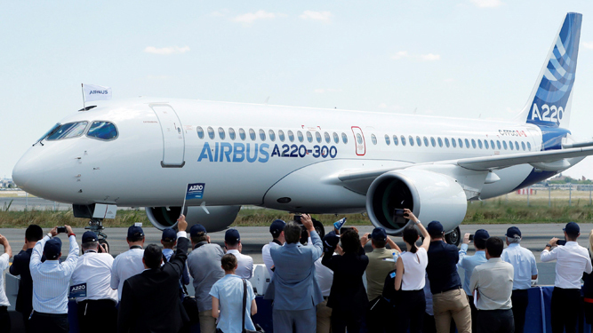 Presentación del Airbus  A220-300 en Colomiers, cerca de Toulouse (Francia).
