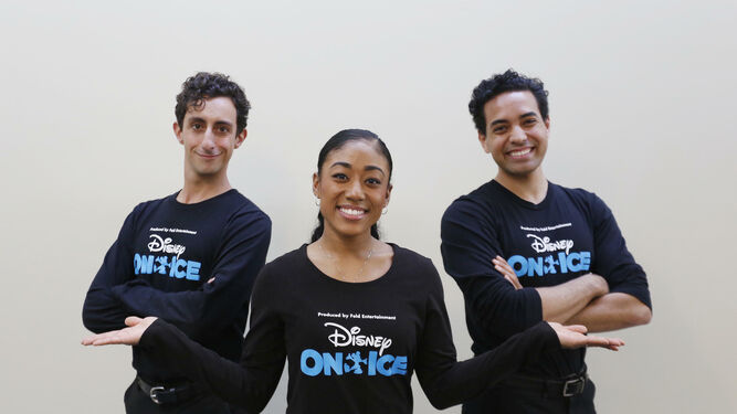 Jorge Félez, Lina Ramírez y David Faria, tres miembros del elenco de 'Disney on ice'.