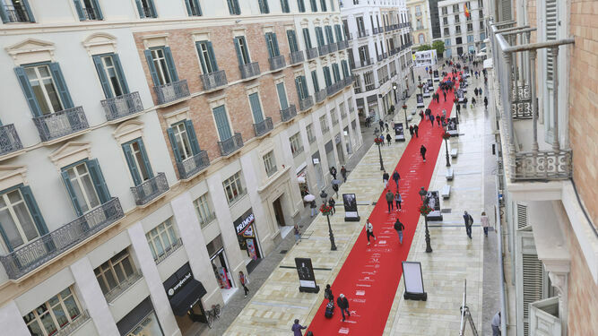 La alfombra roja en la calle Larios durante una de las pasadas ediciones del Festival de Cine de Málaga.