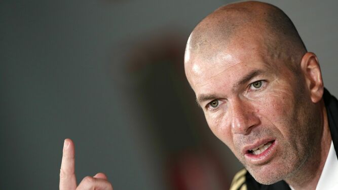 Zidane, ayer, en su comparecencia ante los medios de comunicación.