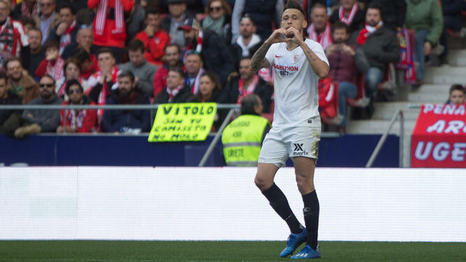 Ocampos celebra su gol de penalti al Atlético de Madrid, el sábado 7 de marzo.