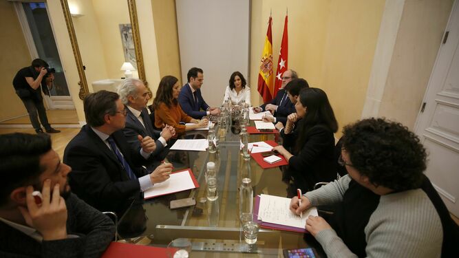 Ayuso reunida con los portavoces de los grupos parlamentarios de la Asamblea de Madrid