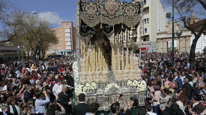 Las procesiones del Sábado Santo en Sevilla, La Trinidad.