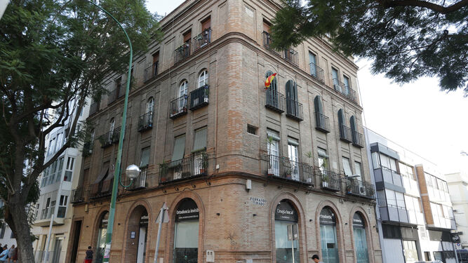 Uno de los últimos proyectos del arquitecto Aníbal González, en el número 92 de la calle Luis Montoto.