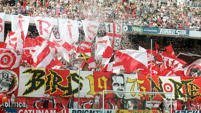 Una imagen de los aficionados de Gol Norte en un partido del Sevilla FC en Nervión.