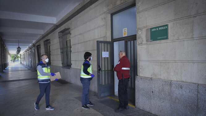 Entrada al Juzgado de Guardia de Sevilla