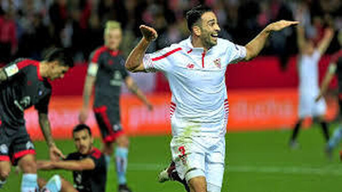 Rami celebra uno de los goles del Sevilla-Celta de la Copa en 2016.