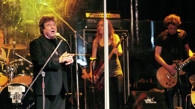 Enrique Morente junto a Lagartija Nick en la gira de 'Omega'.