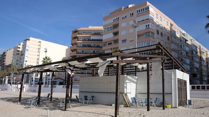Un chiringuito vacío en Cádiz