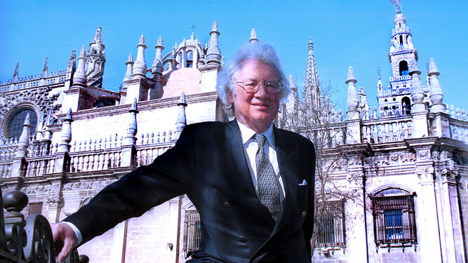 El hispanista  Hugh Thomas, en  una visita a Sevilla en el año 2003.