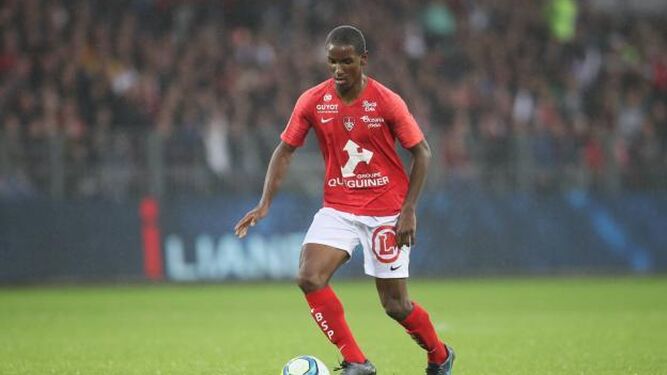 Ibrahima Diallo, durante un partido de la Ligue 1 con el Stade Brestois.