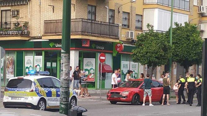 Atropellado un ladrón tras dar un tirón en Sevilla