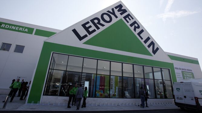 Entrada a la tienda de Leroy Merlín en Córdoba.
