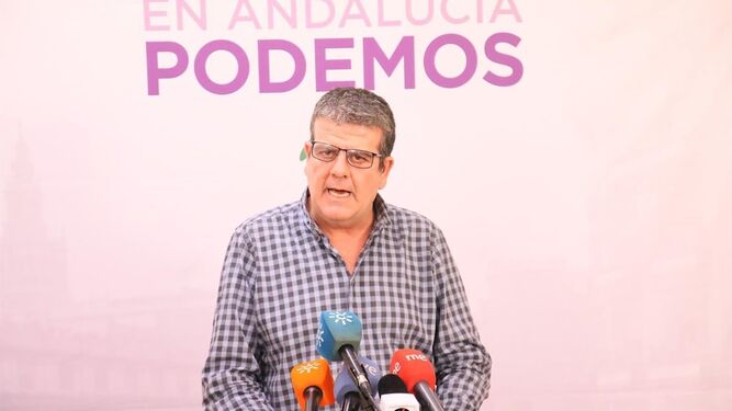 El parlamentario andaluz de Podemos y el cocodrilo de Lacoste