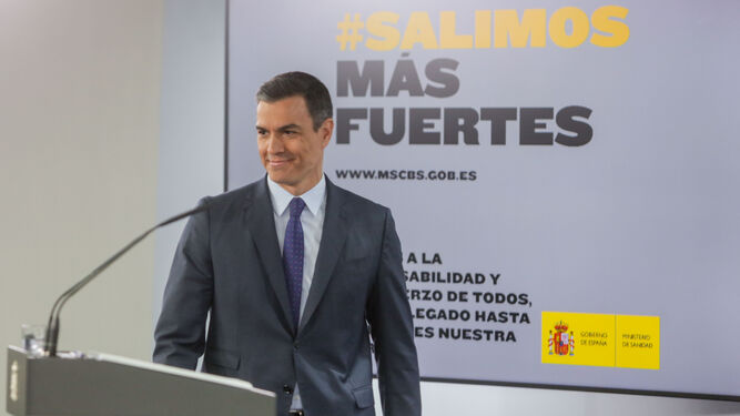 Pedro Sánchez sonríe durante la comparecencia de este domingo.