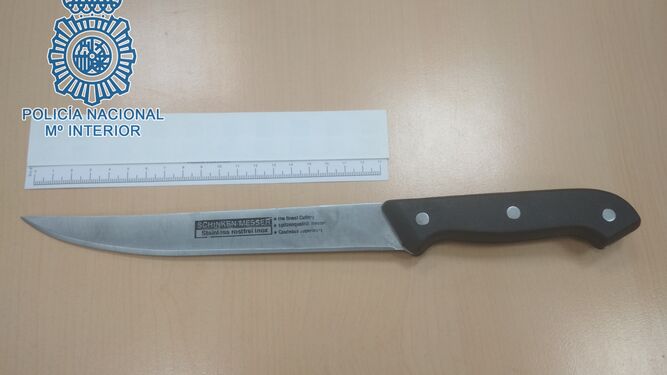 El cuchillo empleado por el sospechoso.