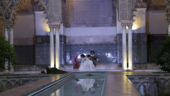 Las visitas teatralizadas en el Alcázar en imágenes