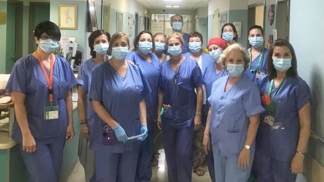 El equipo del Hospital de Día de Oncología Médica, unidad de donde participan las pacientes.