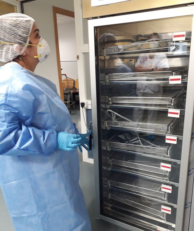 Armario de almacenaje especialmente equipado para larga duración de la desinfección de tubos endoscopicos.