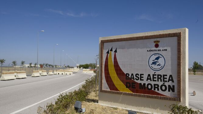 Entrada a la base  aérea de la localidad sevillana de Morón de la Frontera.
