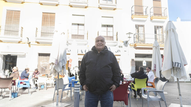 Pepe Hidalgo en una foto tomada en la Plaza de la Encarnación en los últimos años de su vida.