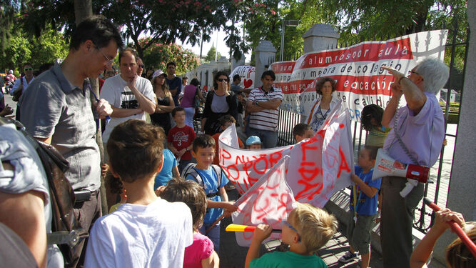 Imagen de archivo de una protesta de colegios del centro de Sevilla.