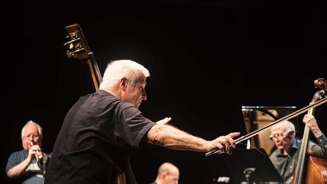 Barry Guy y la LJCO actuando en Zurich en 2017.