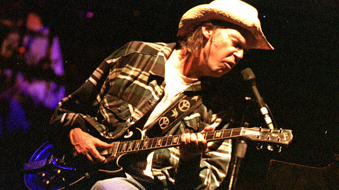 Neil Young, durante su actuación el festival Espárrago Rock de Jerez en 2001.