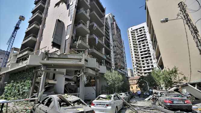 Edificios dañados por la explosión de este martes en el puerto de Beirut.