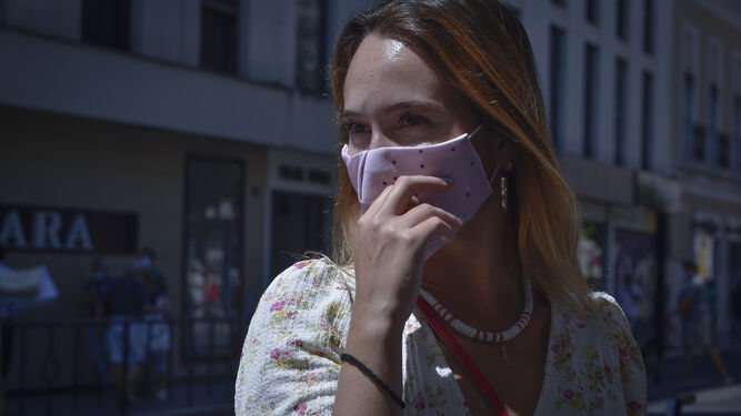 Mascarillas en Sevilla: de elemento sanitario a complemento de moda