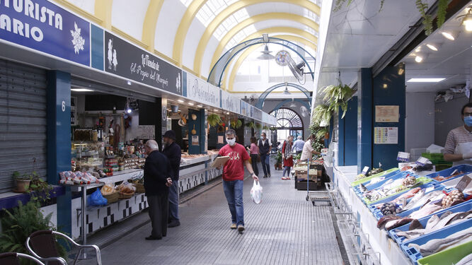Zona del Mercado del Arenal dedicada a tiendas de abastos.