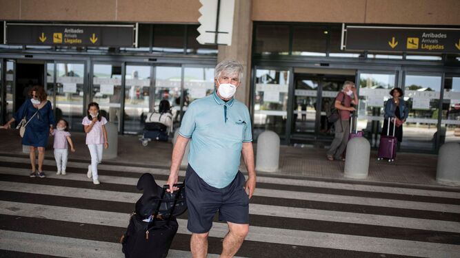 Aeropuerto de Menorca tras acabar el estado de alarma.