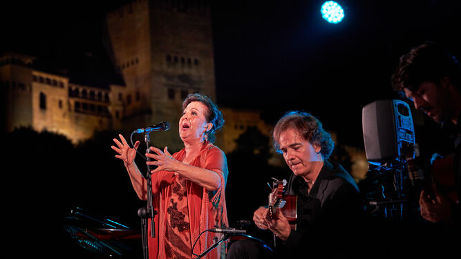 Carmen Linares y Salvador Gutiérrez el pasado mes en Granada.