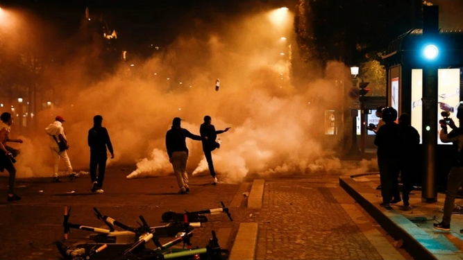 Un momento de los disturbios en las calles de París