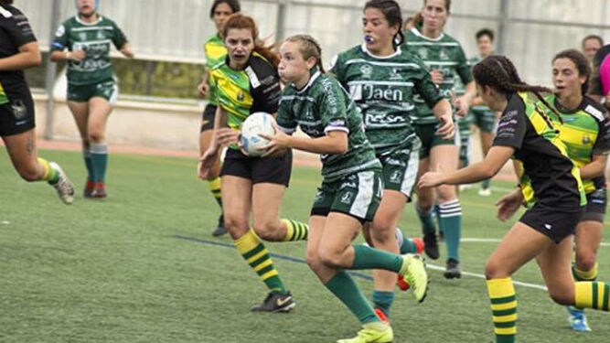 Lea Ducher, en acción con el Jaén Rugby.