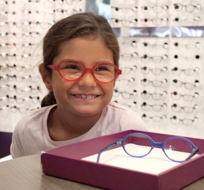 promedio Bienes diversos omitir La Fundación Alain Afflelou ofrece revisiones de la vista y gafas gratuitas  para niños