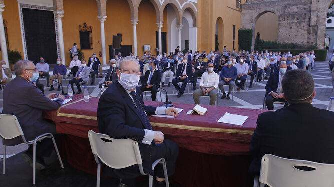 Imagen de la asamblea celebrada en el Real Alcázar antes del verano