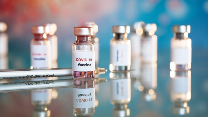 El virólogo Adolfo García-Sastre apela a una "buena vacuna" para controlar el coronavirus aunque lo ve difícil.
