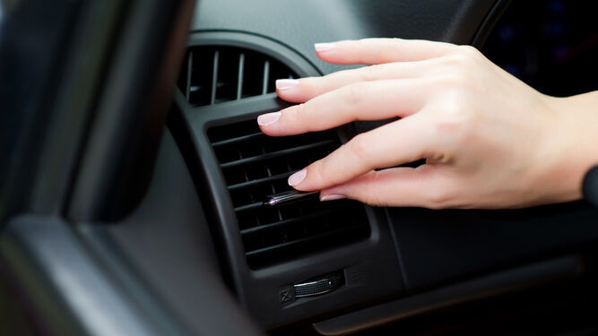 Es necesario una revisión y limpieza del aire acondicionado de nuestro vehículo para evitar el mal olor.