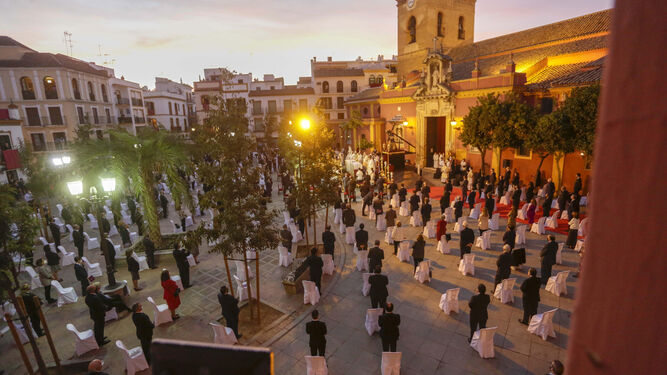 La Plaza de San Lorenzo acogió la misa del IV centenario del Gran Poder.