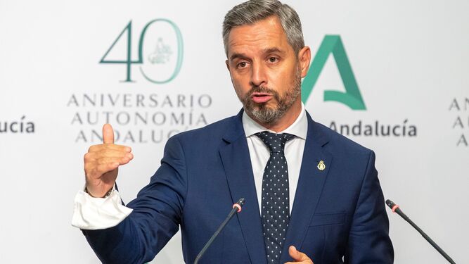 El consejero de Hacienda y Financiación Europea, Juan Bravo, durante su comparecencia ante los medios tras la reunión que el Consejo de Gobierno de la Junta de Andalucía.