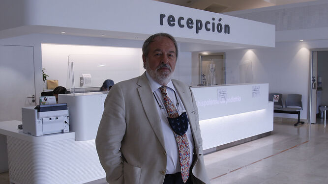 El presidente del Colegio de Médicos de Sevilla,  Alfonso Carmona.