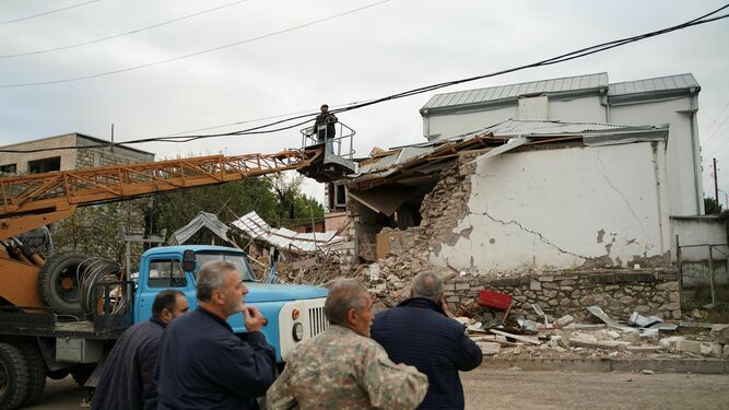 Escombros de edificios en la capital de Nagorno Karabaj, Stepanakert.