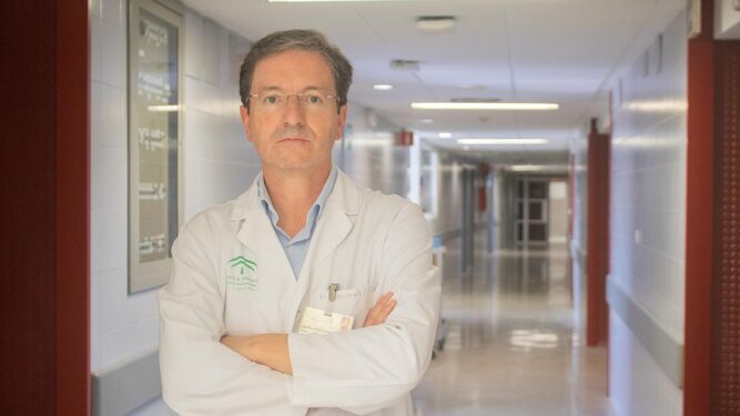 José Miguel Cisneros, jefe de servicio de Infecciosos del Hospital Virgen del Rocío de Sevilla.