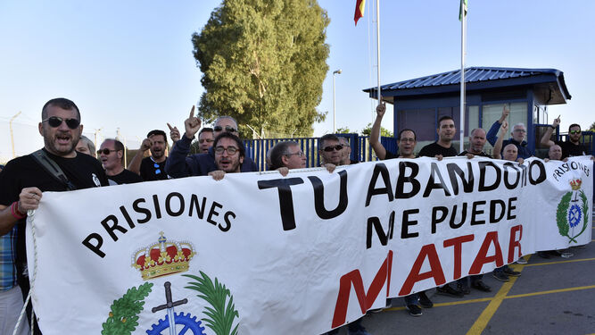Imagen de archivo de una protesta en la cárcel Sevilla I en 2018.