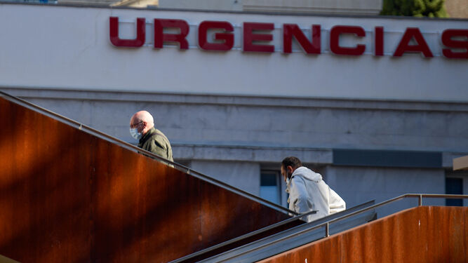 Acceso a Urgencias en el Hospital Universitario Virgen de las Nieves de Granada.