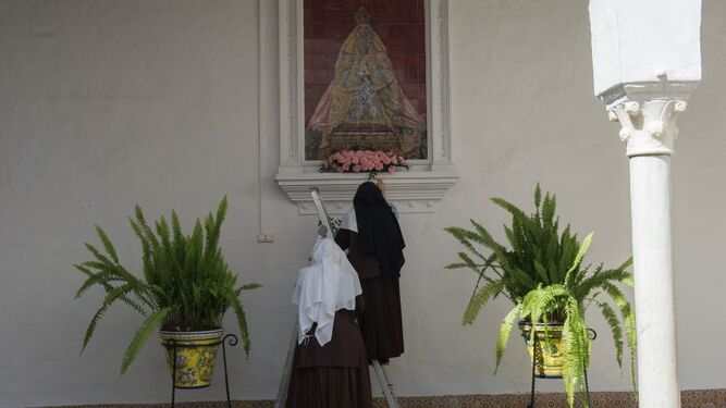 Las hermanas de la cruz son dadas de alta del coronavirus en el día de San Ángela.