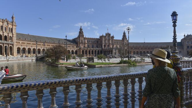 La Plaza de España contará con un contrato permanente de conservación.