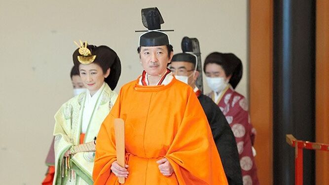 Fumihito en su ceremonia de proclamacion de príncipe